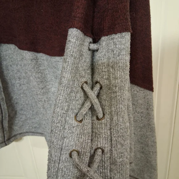 Women's Burgundy and Gray Open Front Cardigan - Picture 7 of 8